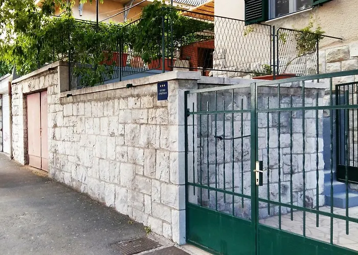 Kacunic شقة سبليت